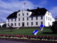 Icelandwon child flag house iceland icelandic old relaxing subvariant:massjak variant:gapejak // 1024x768 // 1.4MB
